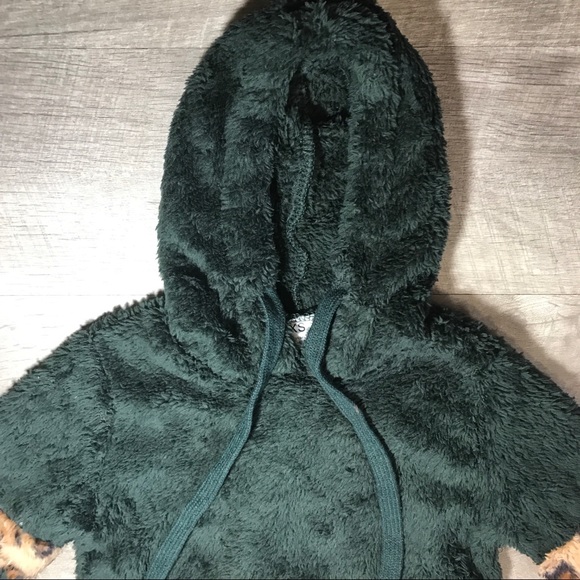 Green cheetah drawstring sherpa girls hoodie - Picture 5 of 5